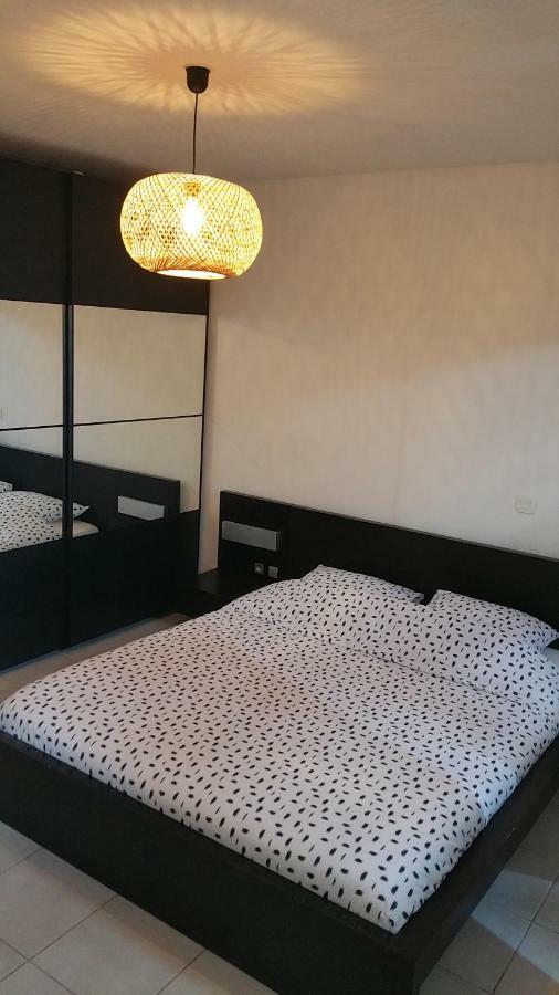 페른느 레 퐁텐느 Apt 50M2 Avec Balcon Tout Equipe Proche D'Avignon 아파트 외부 사진